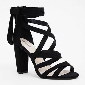 black torrid 9.5 strappy heels